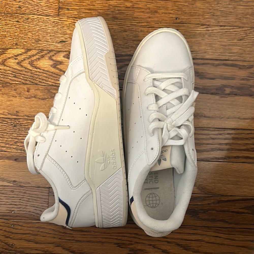 Adidas White Sneakers Low-Top Leather Design